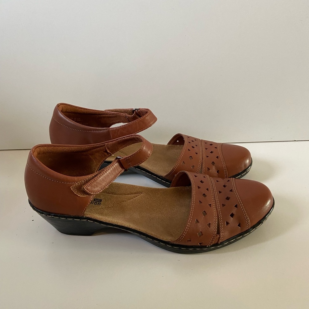 Clarks Leather Maryjane sandals - size 9